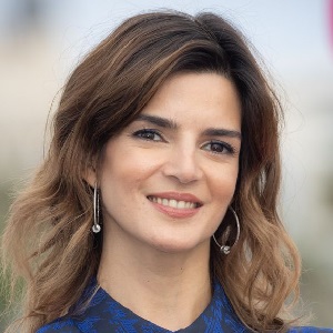 clara-lago_300.jpg